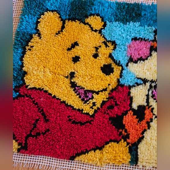 Vintage Winnie the Pooh & Tigger Hook Rug 29" x 20" - Picture 4 of 5